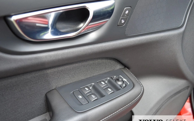 Volvo V60 cena 109900 przebieg: 129400, rok produkcji 2019 z Poznań małe 326